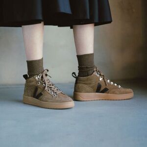 Veja Roraima High Top - Size 38